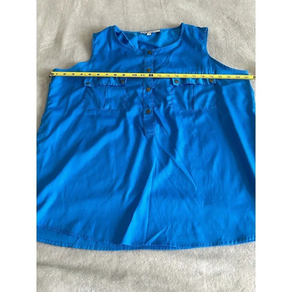 Jennifer and Grace Women's Sleeveless Button Blouse pockets  blue size 1X - Picture 10 of 12